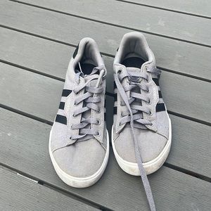 Adidas sneakers size 5 gray